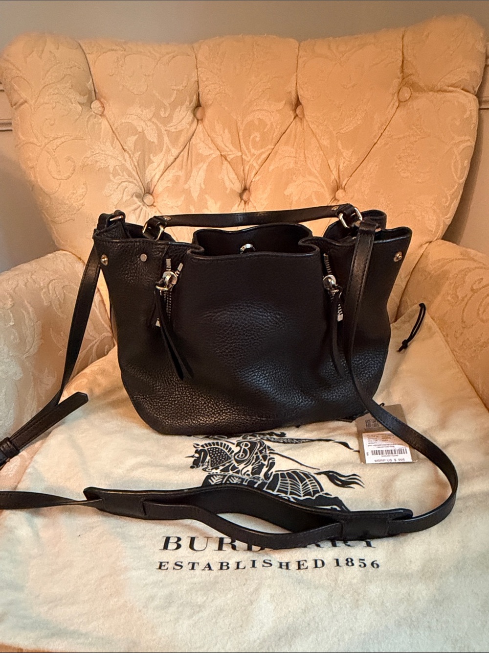 Burberry Maidstone small  Leather Tote Handbag. - Picture 3 of 6